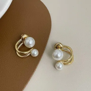 Korean Classy Pearls Stud earrings